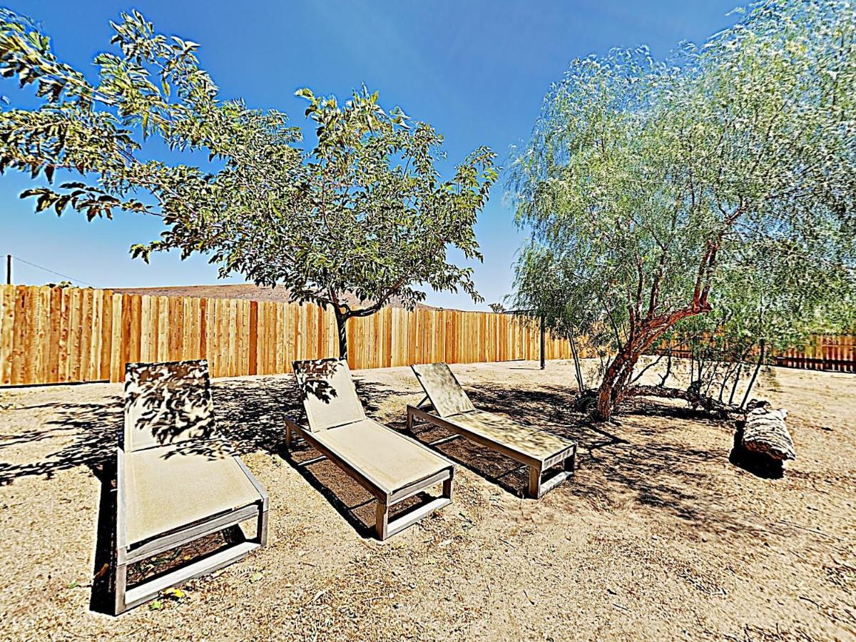 Rawhide Ranch - Walk To Pappy And Harriet'S With Hot Tub! Home ユッカ・バレー エクステリア 写真